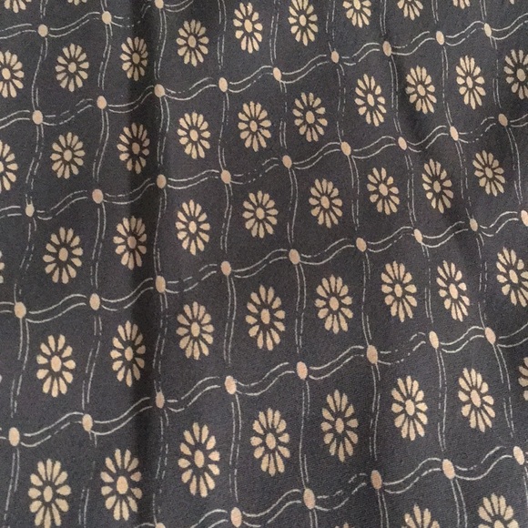 Maxi ‘morticia’ style silk flared skirt. - Picture 2 of 4